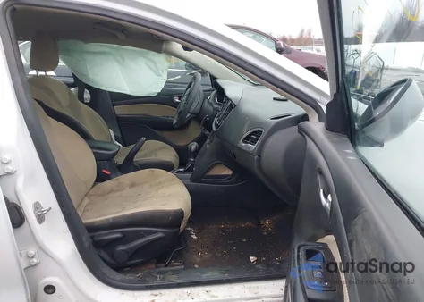 2015 Dodge Dart Sxt z USA, uszkodzony, nr VIN 1C3CDFBB7FD211883